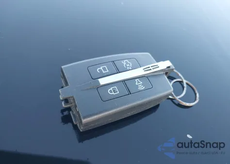 2011 Lincoln Mks z USA, uszkodzony, nr VIN 1LNHL9DR8BG615201